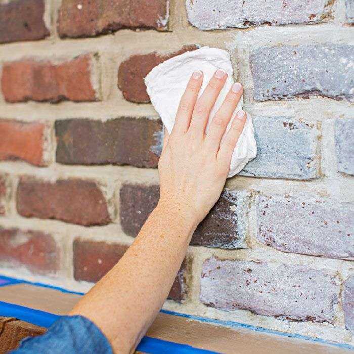 Как покрасить кирпичную стену на балконе