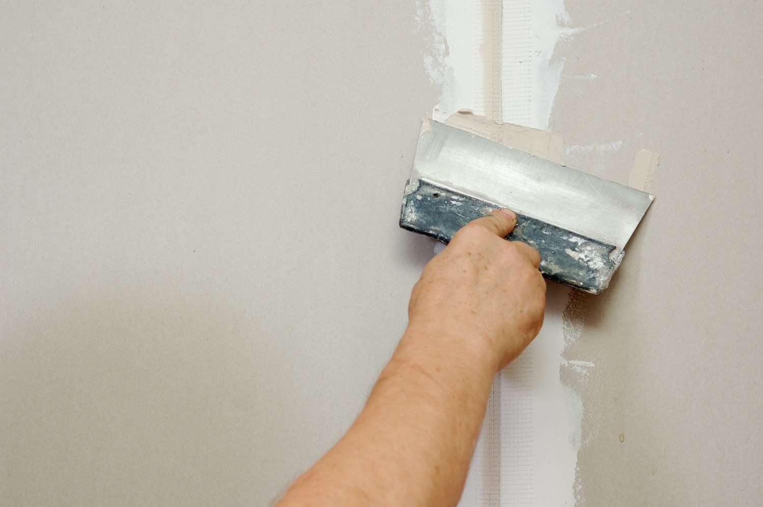 Как правильно шпаклевать потолок под покраску своими руками | вотэторемонт ру | дзен