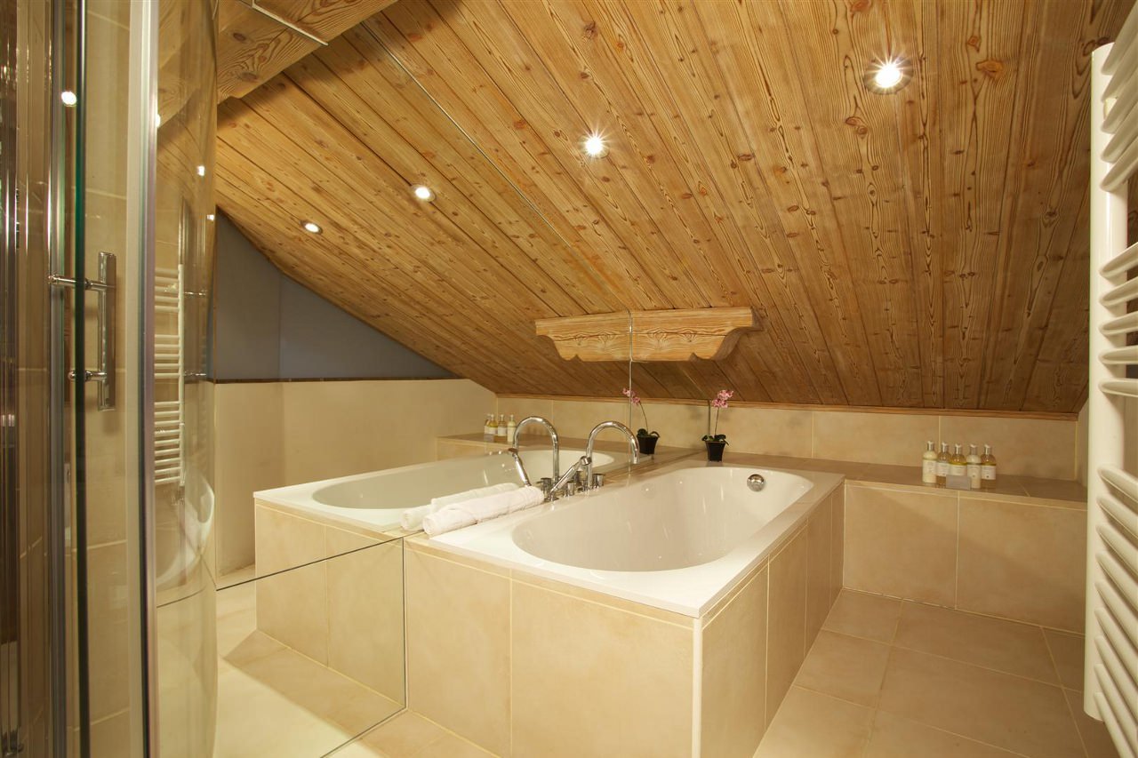 Особенности отделки ванной в деревянном доме