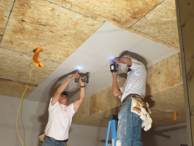 Устанавливаем потолок из гипсокартона без применения профилей