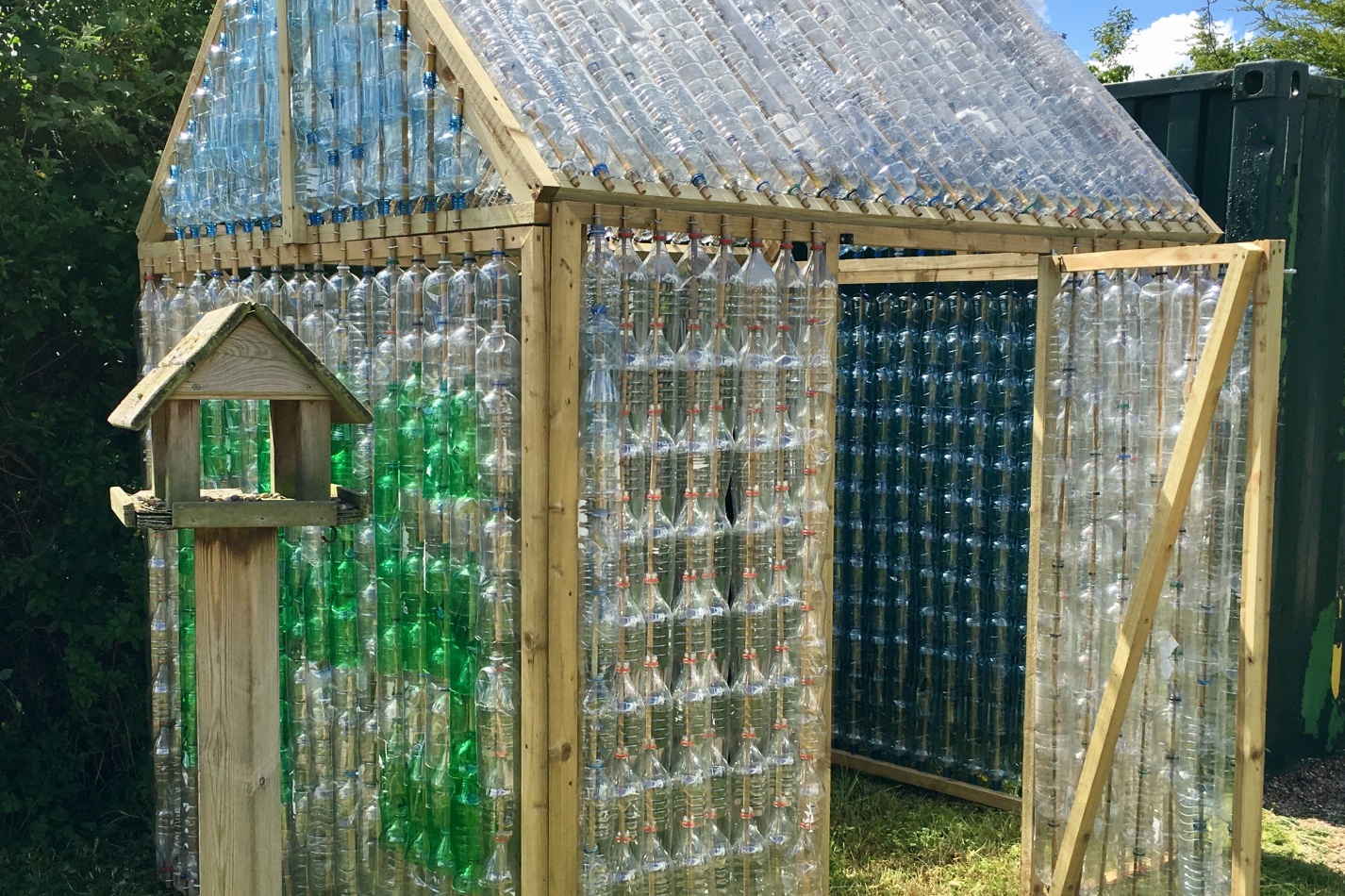 Теплица из пластиковых бутылок своими руками: мастер класс по строительству и советы